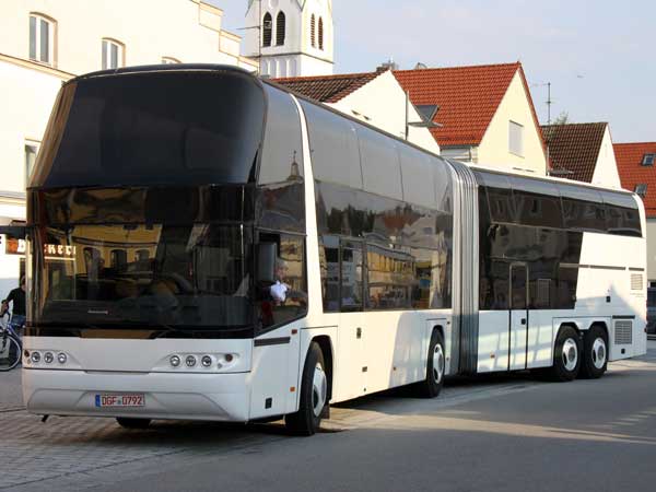 10. நியோபிளான் ஜம்போ க்ரூசர்