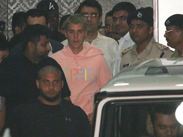 இந்தியர்களை தெறிக்கவிட்ட ஆடம்பர மன்னன் ஜஸ்டின் பீபர்..!