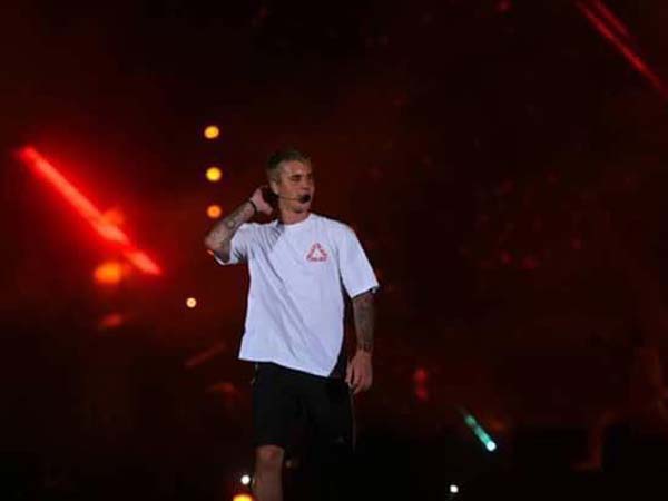 இந்தியர்களை தெறிக்கவிட்ட ஆடம்பர மன்னன் ஜஸ்டின் பீபர்..!