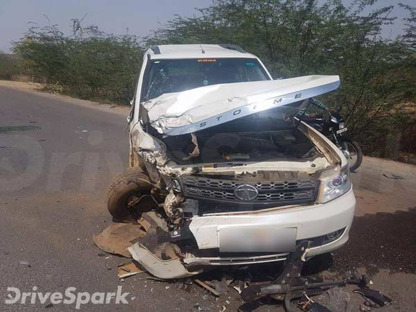 பயங்கர விபத்தில் சிக்கிய புதிய தலைமுறை மாருதி டிசையர் கார்!