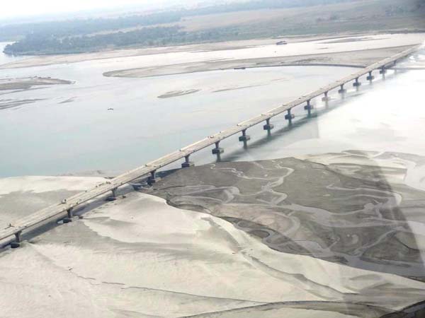 பிரம்மபுத்திரா நதியில் சீனாவிற்கு ’செக்’ வைத்த இந்தியா