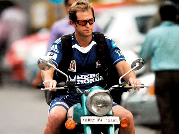 ராயல் என்ஃபீல்டு காதலராக மாறிய ஜாண்டி ரோட்ஸ்..!