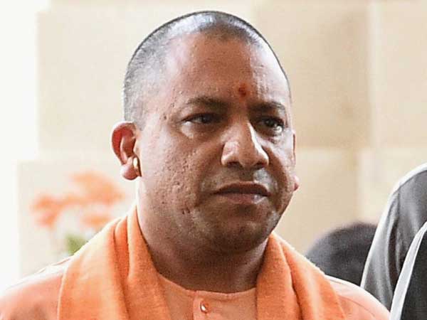 யோகியை சந்திக்க வந்த ஜப்பான் தூதரின் காரை தூக்கிய காவலர்கள்..!