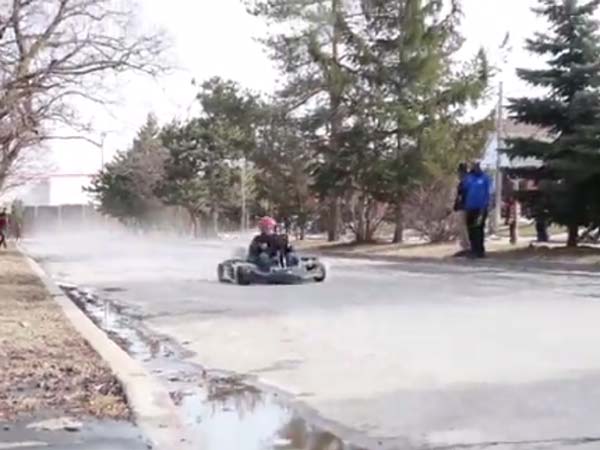 புகாட்டி காரின் வேகத்தை மிஞ்சும் உலகின் அதிவேக கோ-கார்ட் கார்..! புகாட்டி காரின் வேகத்தை மிஞ்சும் உலகின் அதிவேக கோ-கார்ட் கார்..!