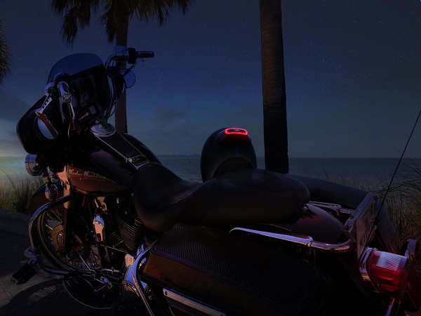 சாதாரண ஹெல்மெட்டை ஸ்மார்ட் ஹெல்மெட் ஆக மாற்றும் சாதனம்..! சாதாரண ஹெல்மெட்டை ஸ்மார்ட் ஹெல்மெட் ஆக மாற்றும் சாதனம்..!