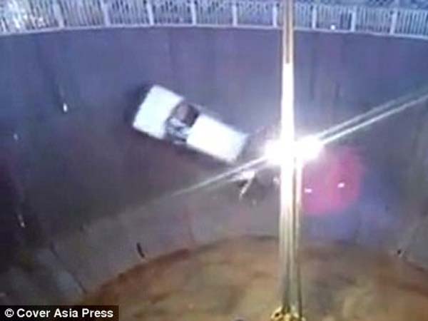 “எல்லாம் ஒரு சான் வயித்துக்காக” - உயிரை விட்ட பைக் ரைடர்..! “எல்லாம் ஒரு சான் வயித்துக்காக” - உயிரை விட்ட பைக் ரைடர்..!