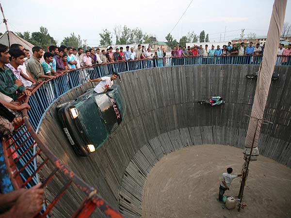 “எல்லாம் ஒரு சான் வயித்துக்காக” - உயிரை விட்ட பைக் ரைடர்..! “எல்லாம் ஒரு சான் வயித்துக்காக” - உயிரை விட்ட பைக் ரைடர்..!