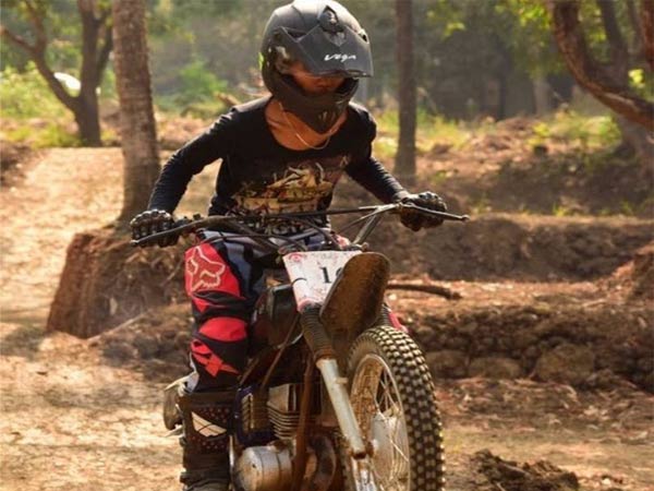 பெண் ரைடர்களை உருவாக்கி வரும் சேத்னா நாகேஷ்..!