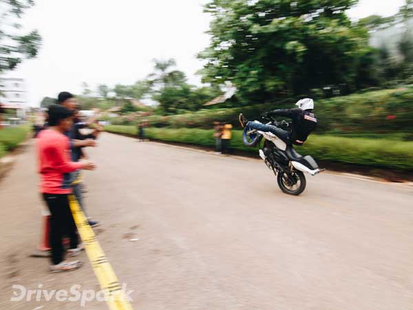  கோலாகலமாக நடந்த அல்வாஸ் மோட்டோரிக் வாகன கண்காட்சி!