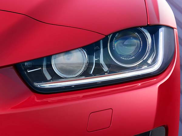 இந்தியாவில் ஜாகுவார் எக்ஸ்.இ டீசல் கார் விற்பனைக்கு அறிமுகம்!