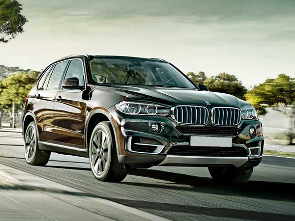 முதன்முதலாக ஆடம்பரக் காரை வாங்கிய ரஜினிகாந்த்!