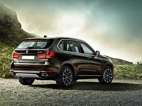 முதன்முதலாக ஆடம்பரக் காரை வாங்கிய ரஜினிகாந்த்!