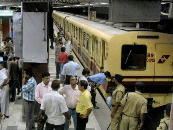 கங்கை நதிக்கடியில் இந்தியாவின் முதல் மெட்ரோ சுரங்கப் பாதை