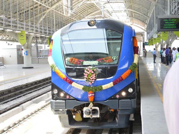 குவியும் மக்கள் கூட்டம்... சென்னை சுரங்க மெட்ரோ ஹிட்டோ ஹிட்!