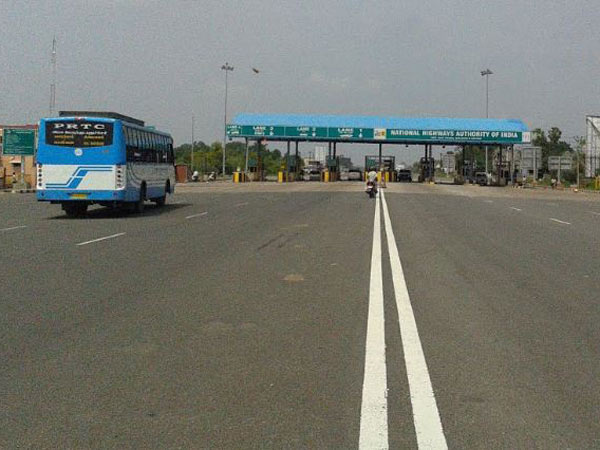 நெடுஞ்சாலைகளில் பயணிக்கும் போது மனதில் கொள்ள வேண்டிய பாதுகாப்பு நெறிமுறைகள்..!! நெடுஞ்சாலைகளில் பயணிக்கும் போது மனதில் கொள்ள வேண்டிய பாதுகாப்பு நெறிமுறைகள்..!!