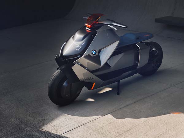 மின்சார பயன்பாட்டில் இயங்கும் புதிய பி.எம்.டபுள்யூ ஸ்கூட்டர்!