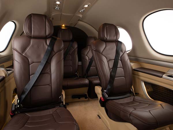 ஒரு சொகுசுக் காரின் விலையில் இந்த ஜெட் விமானம் வாங்கிவிடலாம்..!! ஒரு சொகுசுக் காரின் விலையில் இந்த ஜெட் விமானம் வாங்கிவிடலாம்..!!