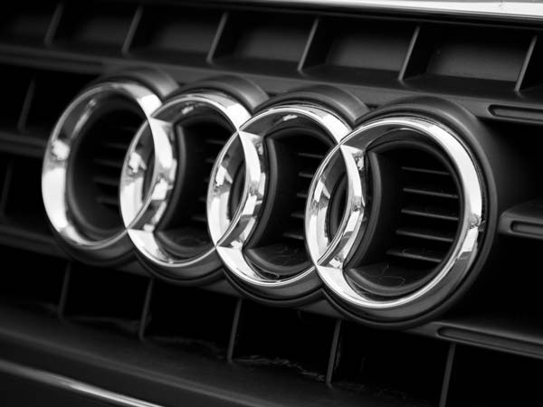 ஜி.எஸ்.டி எதிரொலி: ஃபோர்டு கார்களுக்கு அதிரடி சலுகை!