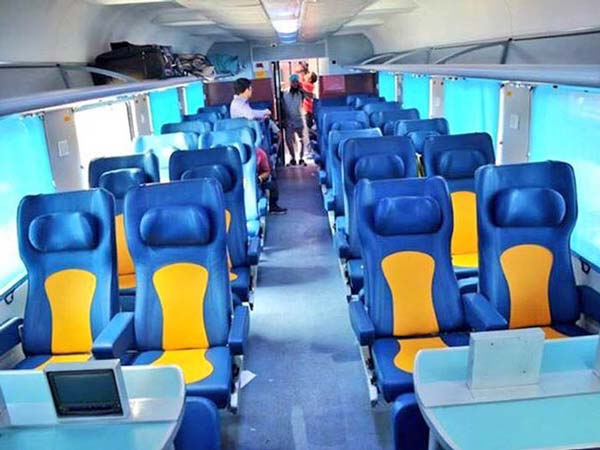 தேஜஸ் எக்ஸ்பிரஸ்: மீண்டும் புதுப் பொலிவுடன்!