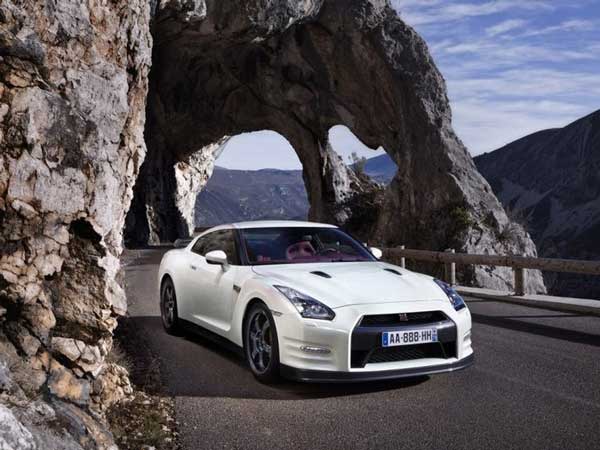 அரிதான ‘காட்ஸில்லா’வை விற்பனை செய்த சச்சின் டெண்டுல்கர்.!