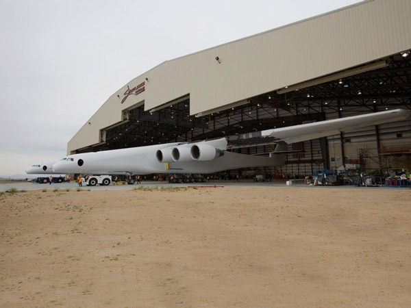 ராகெட்டை சுமந்து விண்ணில் செலுத்தும் விமானம் அறிமுகமானது!