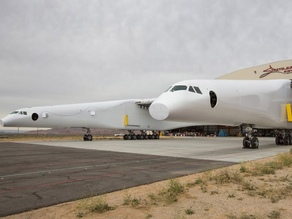 ராகெட்டை சுமந்து விண்ணில் செலுத்தும் விமானம் அறிமுகமானது!