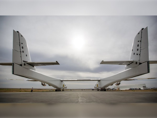 ராகெட்டை சுமந்து விண்ணில் செலுத்தும் விமானம் அறிமுகமானது!