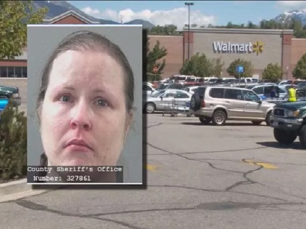 கார் டிக்கியில் குழந்தைகளை பூட்டிவிட்டு ஷாப்பிங் சென்ற தாய்..!! கார் டிக்கியில் குழந்தைகளை பூட்டிவிட்டு ஷாப்பிங் சென்ற தாய்..!!