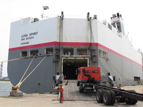 கனரக வாகன ஏற்றுமதியில் டெய்ம்லர் இந்தியா புதிய சாதன..!