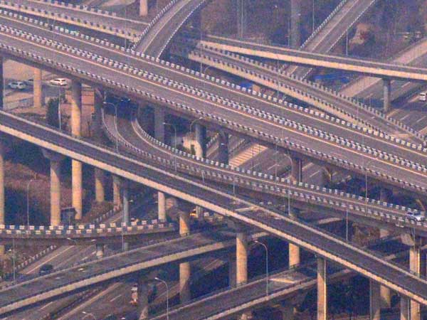 சீனாவில் கட்டப்பட்டிருக்கும் உலகின் சிக்கலான மேம்பால அமைப்பு!