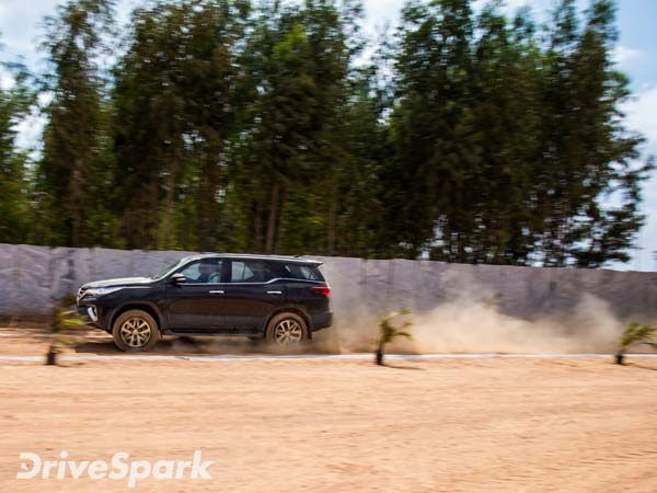 டொயோட்டா ஃபார்ச்சூனர் காரின் விலை அதிரடியாக குறைப்பு..!!