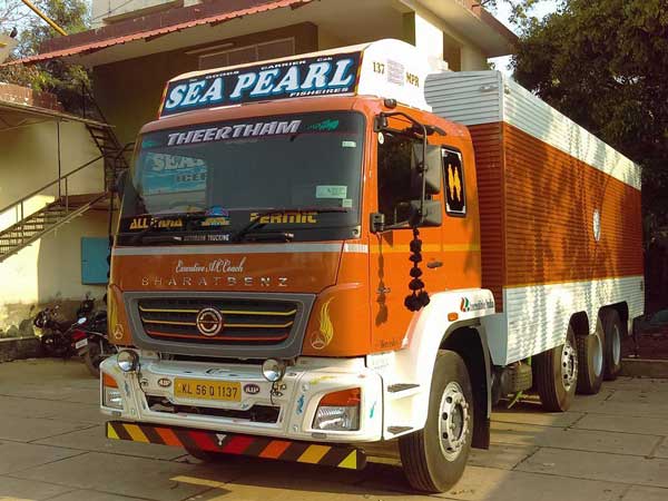 தேக்கம் அடைந்த பி.எஸ்.4 கனரக வாகன தயாரிப்பு பணிகள்..! தேக்கம் அடைந்த பி.எஸ்.4 கனரக வாகன தயாரிப்பு பணிகள்..!