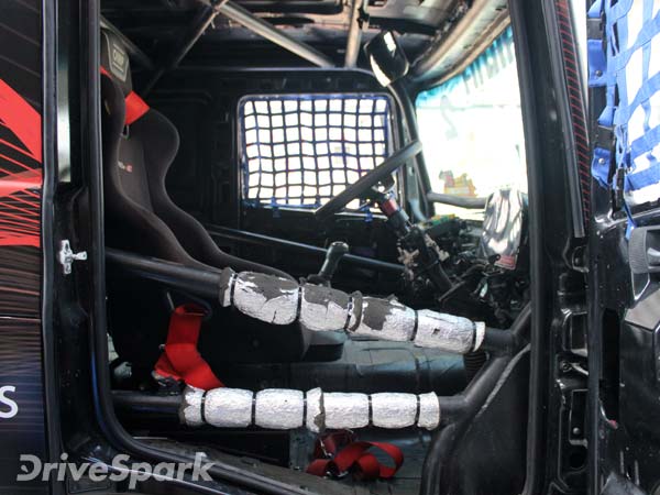 தேக்கம் அடைந்த பி.எஸ்.4 கனரக வாகன தயாரிப்பு பணிகள்..! தேக்கம் அடைந்த பி.எஸ்.4 கனரக வாகன தயாரிப்பு பணிகள்..!