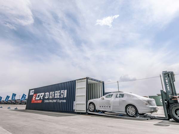 ஐரோப்பா செல்லும் 'மேட் இன் சைனா' வால்வோ கார்கள்!