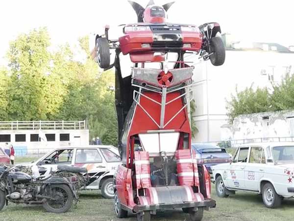 நிழலிருந்து நிஜத்திற்கு மாறிய டிரான்ஸ்ஃபார்மர் கார்..!!