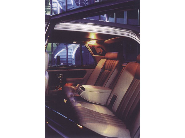 டெல்லியில் தடைசெய்யப்பட்ட ரோல்ஸ் -ராய்ஸ் கார்..!!