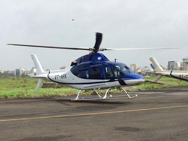 றெக்கையில் சிக்கி மரணமடைந்த ஹெலிகாப்டரின் பொறியாளர்..!!