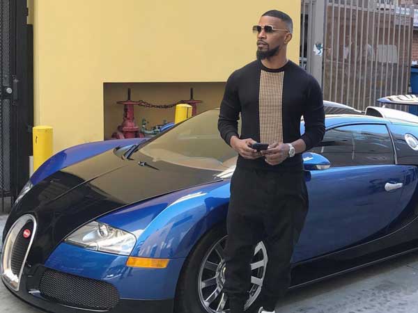 தங்க முலாம் பூசிய பிரபல நடிகரின் புகாட்டி வெய்ரோன் கார்..!!