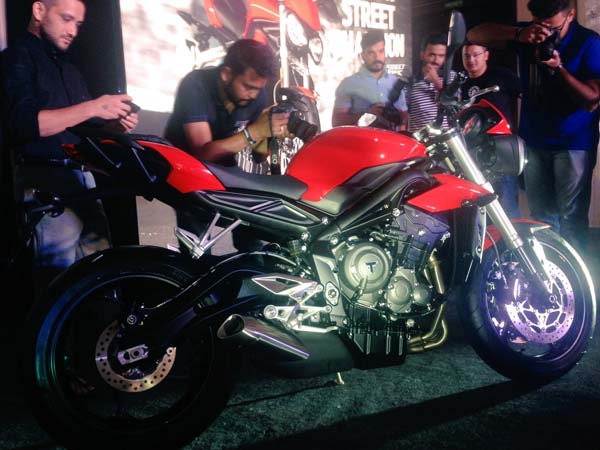 புதிய டிரையம்ப் ஸ்ட்ரீட் டிரிபிள்-எஸ் ஸ்போர்ட்ஸ் பைக் அறிமுகம்..!!