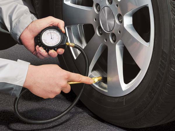 டயரில் காற்றழுத்தம்...