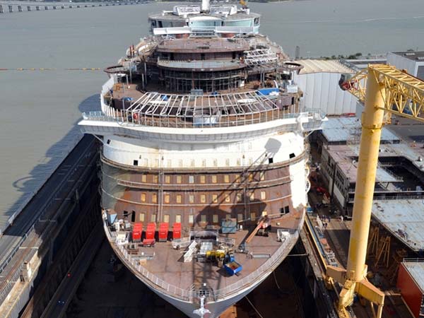  சிம்பொனி ஆஃப் தி சீஸ்... உலகின் மிகவும் பிரம்மாண்டமான சொகுசு கப்பல்!