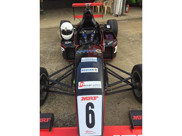 நடிப்பிலும் கார் பந்தயத்திலும் கலக்கும் நடிகர் ஜெய்..!!