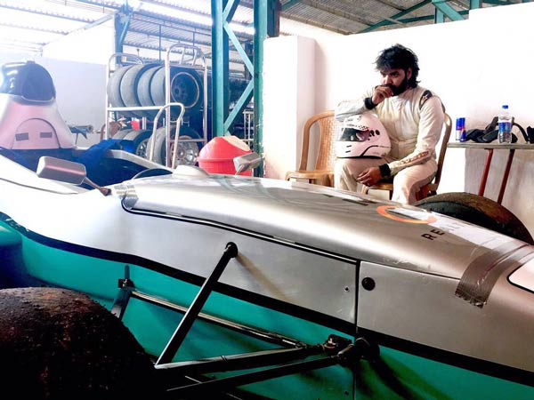 நடிப்பிலும் கார் பந்தயத்திலும் கலக்கும் நடிகர் ஜெய்..!!