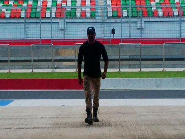 நடிப்பிலும் கார் பந்தயத்திலும் கலக்கும் நடிகர் ஜெய்..!!