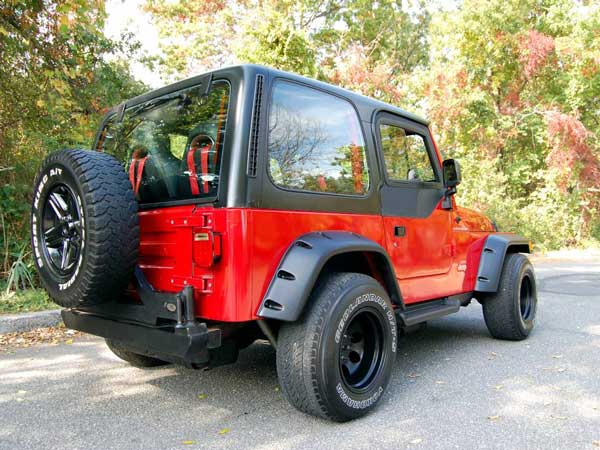 ஸ்போர்ட்ஸ் கார் இஞ்சினுடன் மாடிஃபை செய்யப்பட்ட ஜீப் ரேங்கலர்..!!