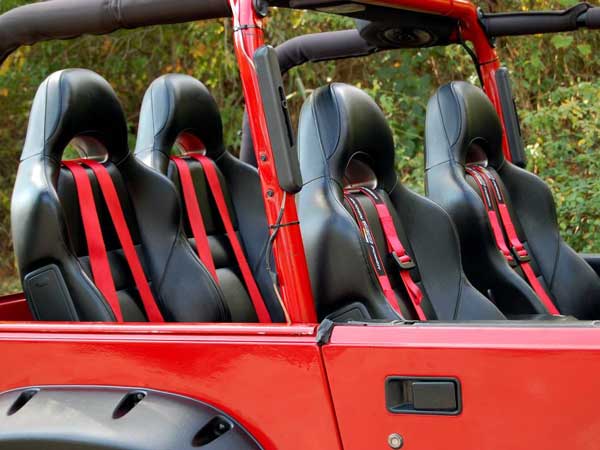 ஸ்போர்ட்ஸ் கார் இஞ்சினுடன் மாடிஃபை செய்யப்பட்ட ஜீப் ரேங்கலர்..!!