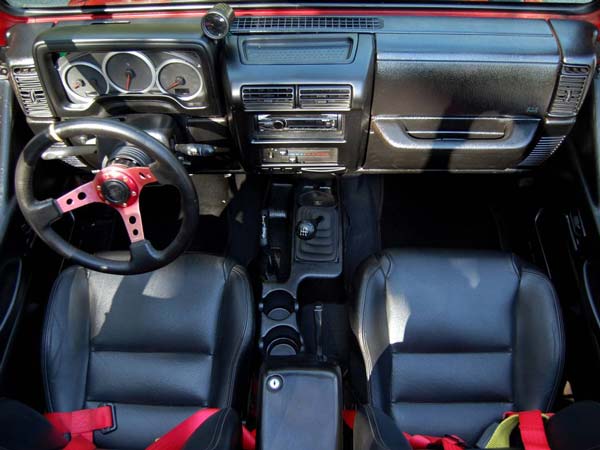  ஸ்போர்ட்ஸ் கார் இஞ்சினுடன் மாடிஃபை செய்யப்பட்ட ஜீப் ரேங்கலர்..!!