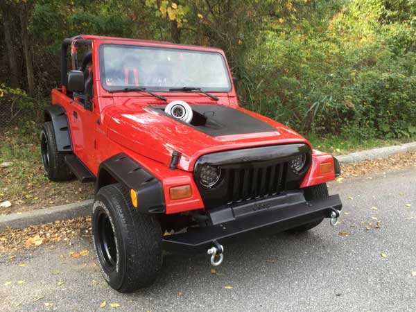  ஸ்போர்ட்ஸ் கார் இஞ்சினுடன் மாடிஃபை செய்யப்பட்ட ஜீப் ரேங்கலர்..!!