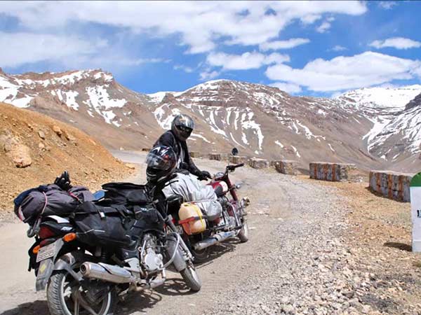காஷ்மீரின் லே பகுதிக்கு மோட்டார்சைக்கிள்களில் செல்ல திட்டமா?