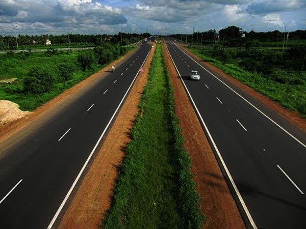 டெல்லி அருகே சுடப்பட்ட சென்னை தம்பதி: காரணம் என்ன?